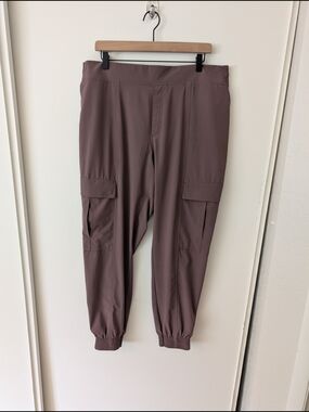 Athleta Womens 16 Chelsea Utility Jogger Cargo Pants Brown Activewear Athleisure